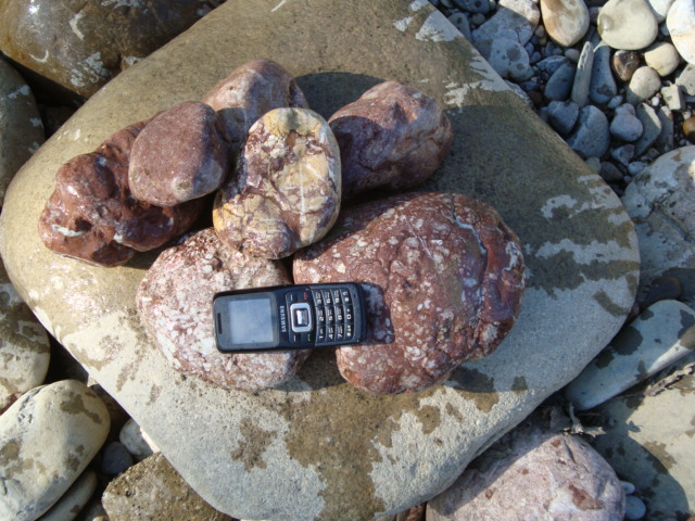 Розовый камень